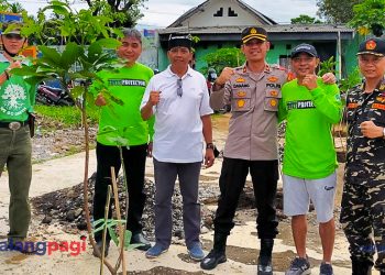 Rayakan Hari Jadi Ke-12, Kader Lingkungan Kota Malang Tanam 1.000 Bibit Pohon di Bekas TPA Kalisari