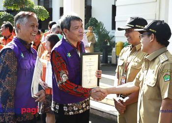 Capai Vaksinasi Sangat Baik, Nakes Kota Malang Diganjar Penghargaan