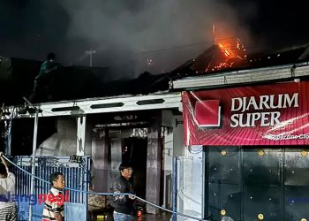 Listrik Korslet, Rumah di Lawang Ludes Terbakar