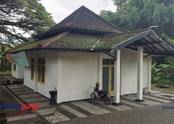 Lempar Tangan Siapa yang Akan Merenovasi Bangunan DKM