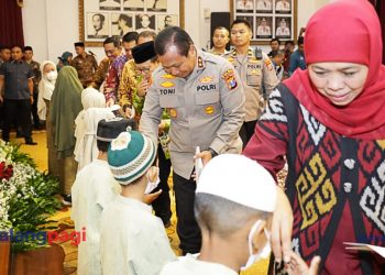 Gubernur Gelar Silaturahmi dan Pemberian Bantuan Kepada Keluarga Korban Kanjuruhan