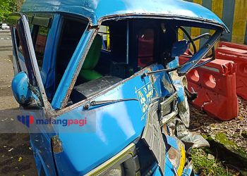 Laka Lantas di Blimbing, Tiga Kendaraan Ringsek Akibat Innova Ngebut