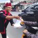 Pemuda Demokrat Indonesia Kota Malang Bagi- Bagi Takjil di Plaosan
