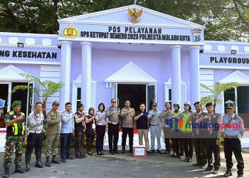 Pos Berbentuk Replika Istana Merdeka Curi Perhatian Pemudik