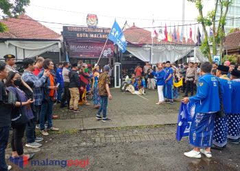 Daftarkan Bacaleg, PAN Kota Malang Datangi KPU dengan Arak-arakan