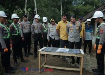 Sambut Hari Bhayangkara ke-77, Polresta Malang Kota Gelar Bedah Rumah
