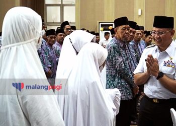 Pj Walikota Berangkatkan Calon Jamaah Haji Kota Batu 2023