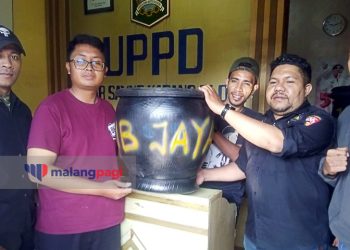 GRIB Malang Raya Salurkan Bantuan Bak Sampah di Pasar Sayur Karangploso