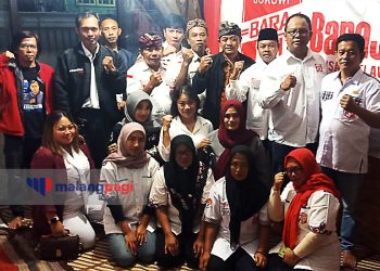 Belum Punya Capres Pilihan, Bara JP Tunggu Komando Jokowi