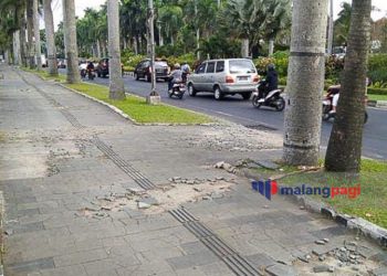 Pedestrian Rusak Bikin Kawasan Jalan Ijen Tak Cantik Lagi