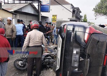 Polisi Lakukan Olah TKP Expander Tabrak Motor di Bululawang