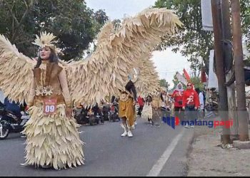 Pawai RW 04 Kelurahan Bandulan Angkat Tema Daur Ulang
