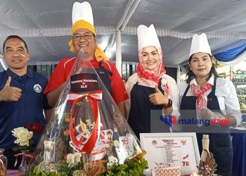 DLH Kota Malang Juara Lomba Hias Tumpeng