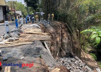 Antisipasi Longsor Musim Hujan, DPUPR Kota Batu Bangun Pelengsengan