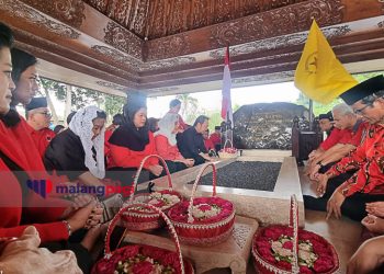 Megawati Ajak Ganjar-Mahfud Ziarah ke Makam Bung Karno