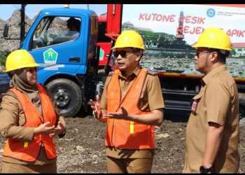 Pj Walikota Malang Bersama Kepala DLH Tinjau TPA Supiturang