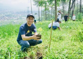 Grand Mercure Malang Mirama dan Ibis Styles Malang Gelar Aksi Tanam 100 Pohon di Desa Sumberejo Kota Batu
