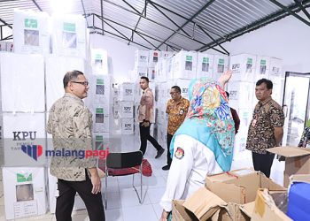 Pj Walikota Batu Pastikan Logistik Pemilu Siap Digunakan
