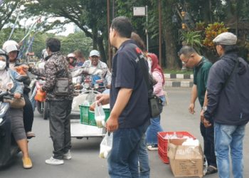 DPD IWOI Malang Raya Bagi-Bagi Takjil