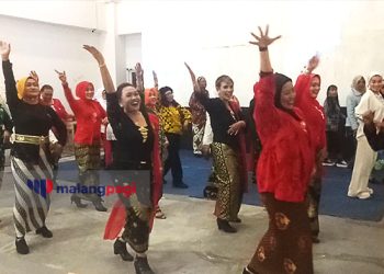 Lintang on Stage: Tetap Sehat dan Tolak Pikun Lewat Line Dance