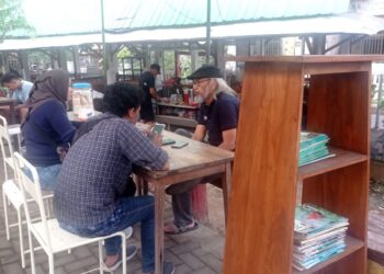 Transformasi Lahan Sampah Menjadi Pusat Literasi dan Ekonomi Warga