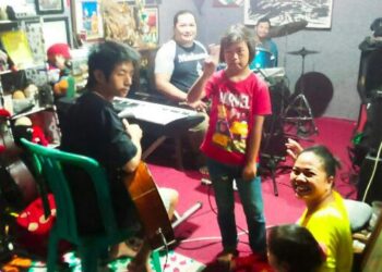 Harmoni Kelas Musik Difabel dalam Cangkrukan Teras Melody