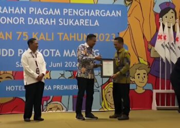 Pj Wali Kota Malang dan PMI Serahkan Penghargaan kepada Pendonor Darah Sukarela