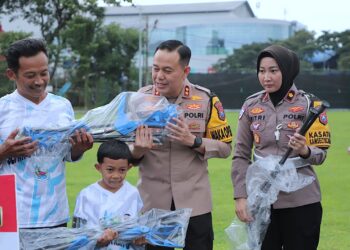 Polresta Malang Kota Beri Bantuan Tongkat Siku untuk PSAI Malang Raya