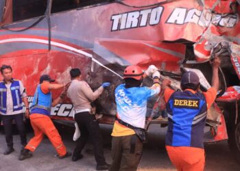 Kecelakaan Truk vs Bus Rombongan SMP di Tol Pandaan-Malang, 4 Korban Tewas