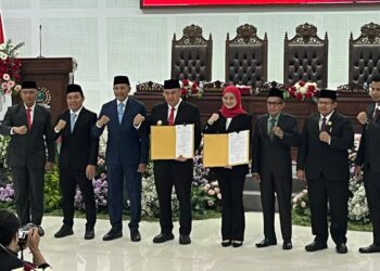 Resmi Ditetapkan, Dewan Antarkan Wahyu-Ali Menjadi Pemimpin Kota Malang