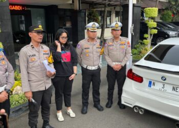 Satlantas Polresta Malang Kota Amankan Pengemudi Mobil Berpelat Palsu Gunakan Kata Tak Senonoh
