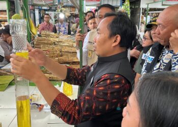 Berbeda Dengan Merk Lain, MinyaKita di Pasar Kota Malang Masih Ditemukan Tak Sesuai Takaran