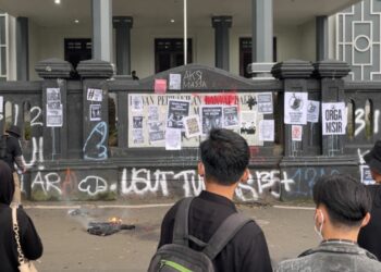 Hari Ke-11 Pekan Islami XVIII, Gemuruh Indonesia Raya Bikin Seluruh Anak Yatim Piatu Dapat Hadiah dan Amplop dari Iwan Kurniawan