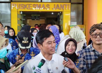 Wamenkes Siap Cabut STR Seumur Hidup Jika Dokter di Malang Terbukti Lecehkan Pasiennya