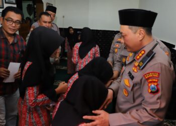 Kapolresta Malang Kota Halal Bihalal dan Santunan Kepada Anak Yatim di Padepokan Pringgoboyo