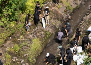 Peringati Hari Bumi, BASKOMAS Galang Aksi Bersih Sungai dan Tanam Pohon