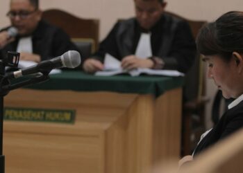 Tangis, Sumpah Pocong, dan Ayat Suci, Isa Zega Bikin Gempar di Ruang Sidang PN Kepanjen