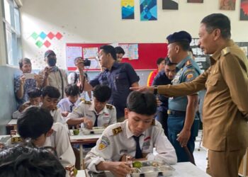 Dukung Program Nasional, Wali Kota Wahyu Hidayat Tinjau Langsung Pelaksanaan MBG di Kota Malang