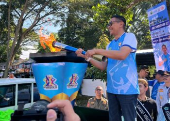 Wali Kota Malang Terima Obor Porprov Jatim 2025, Langsung Diarak Keliling Lima Kecamatan