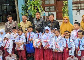 13.806 Seragam Gratis SD dan SMP Mulai Disalurkan Wali Kota Malang