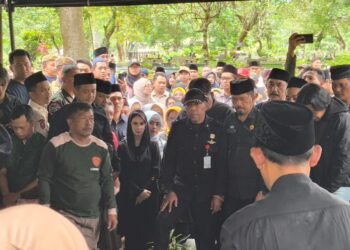 Antarkan ke Peristirahatan Terakhir, Arumi Bachsin Ungkap Momen Terakhir Bersama Istri Wali Kota Malang