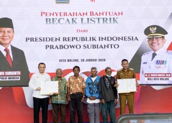 Presiden Prabowo Salurkan 200 Becak Listrik untuk Pengemudi Becak di Kota Malang