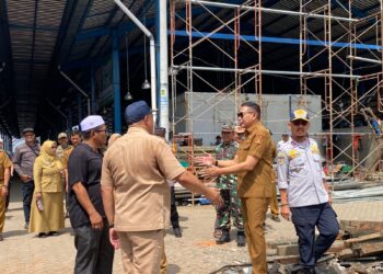 Lapak Pinggir Jalan Pasar Gadang Mulai Dibongkar, Proyek Pelebaran Jalan Segera Berjalan