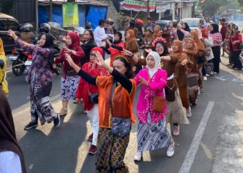 Semarak HUT ke-81 RI, Warga RT 001 RW 003 Bandulan Gelar Jalan Sehat Bernuansa Indonesia Jadoel
